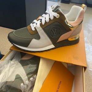 Louis Vuitton Sneakers